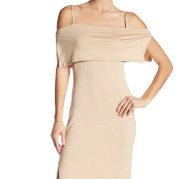 white off shoulder satin dress White satin Off shoulder mermaid gown